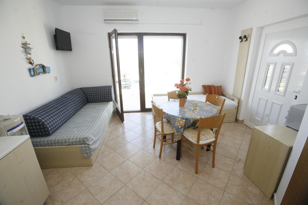 Apartments Roza Miškovići Εξωτερικό φωτογραφία